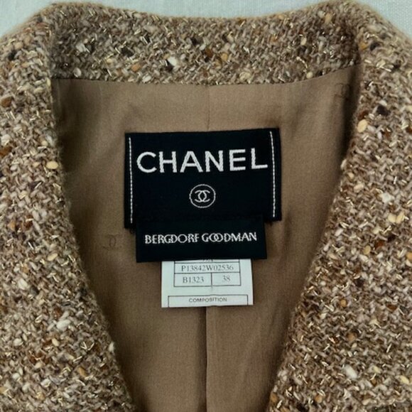 CHANEL Brown Tweed Bouclé Jacket - Size 38, US 6